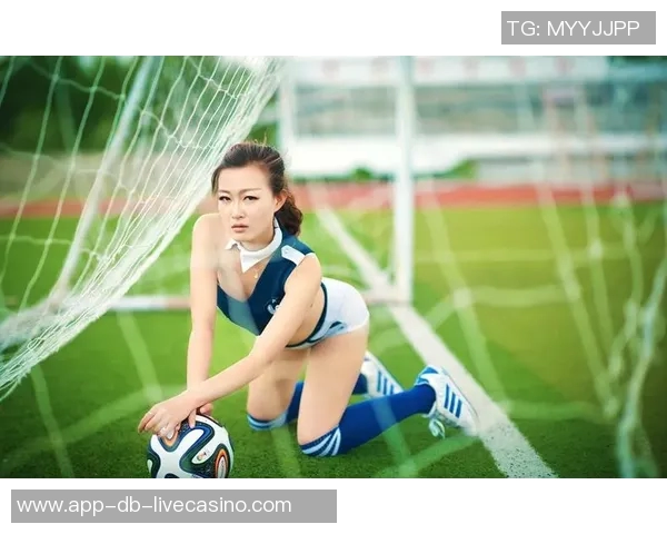 美国足球宝贝的魅力与风采揭秘他们如何成为赛场上的焦点与偶像